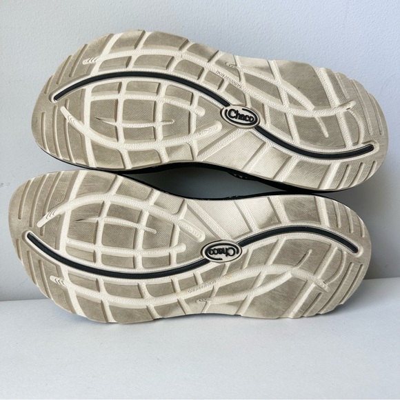 Chaco Black and White Cloud Sandals - Picture 6 of 8